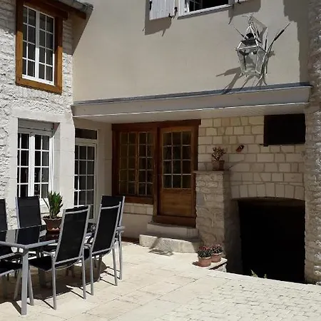 Chez Madgi Et Jean-mi Гостевой дом