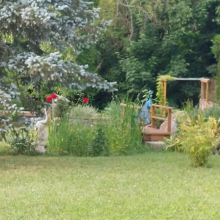 Chez Madgi Et Jean-mi Гостевой дом