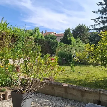 Chez Madgi Et Jean-mi Гостевой дом Froncles